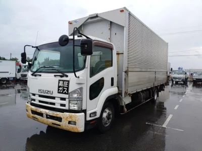 Isuzu FORWARD  с аукциона в Японии