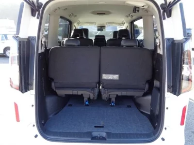 Nissan SERENA  с аукциона в Японии