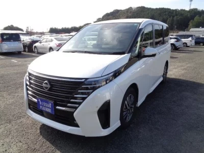 Nissan SERENA  с аукциона в Японии