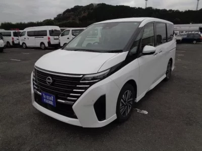 Nissan SERENA  с аукциона в Японии