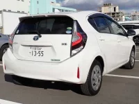 Toyota AQUA лот № 25 оценка 3.5  с аукциона в Японии 1