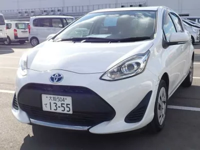 Toyota AQUA  с аукциона в Японии