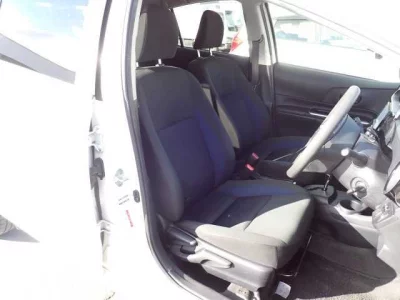 Toyota AQUA  с аукциона в Японии