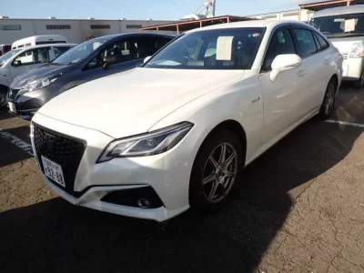 Toyota CROWN  с аукциона в Японии