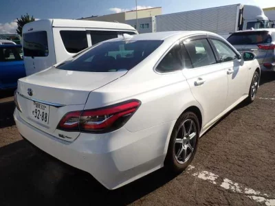 Toyota CROWN  с аукциона в Японии