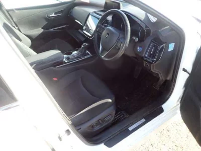 Toyota CROWN  с аукциона в Японии