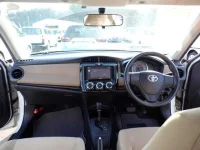 Toyota COROLLA AXIO лот № 46 оценка 3.5  с аукциона в Японии 2