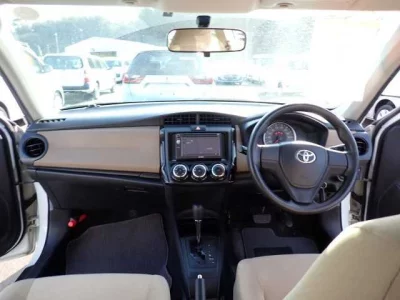 Toyota COROLLA AXIO  с аукциона в Японии