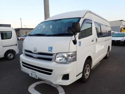 Toyota REGIUS ACE COMMUTER