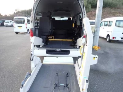 Toyota REGIUS ACE COMMUTER