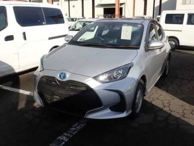 Toyota YARIS  с аукциона в Японии
