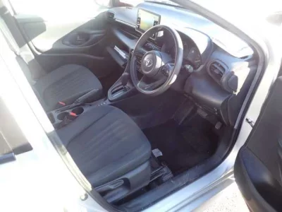 Toyota YARIS  с аукциона в Японии