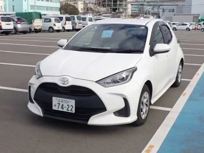 Toyota YARIS  с аукциона в Японии