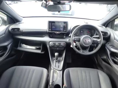 Toyota YARIS  с аукциона в Японии