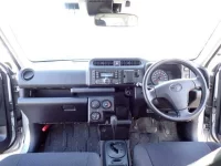 Toyota SUCCEED лот № 49 оценка 3.5  с аукциона в Японии 3