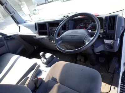Isuzu ELF  с аукциона в Японии