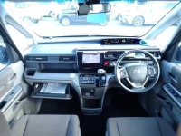 Honda STEP WAGON лот № 8 оценка 4  с аукциона в Японии 2