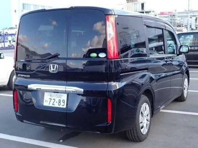 Honda STEP WAGON  с аукциона в Японии