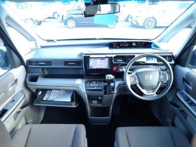 Honda STEP WAGON  с аукциона в Японии