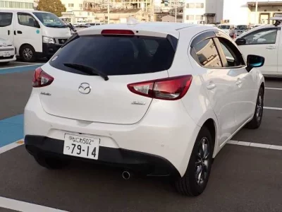 Mazda DEMIO  с аукциона в Японии