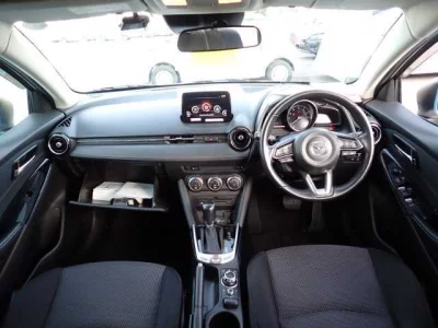 Mazda DEMIO  с аукциона в Японии