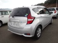 Nissan NOTE лот № 104 оценка 3.5  с аукциона в Японии 1