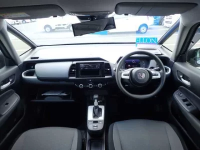 Honda FIT  с аукциона в Японии