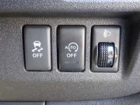 Nissan LATIO лот № 159 оценка 3.5  с аукциона в Японии 7