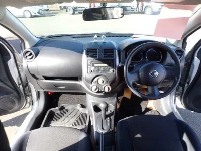 Nissan LATIO  с аукциона в Японии