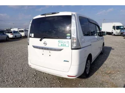 Nissan SERENA  с аукциона в Японии