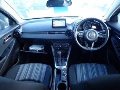 Mazda MAZDA2  с аукциона в Японии