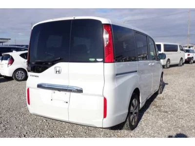 Honda STEP WAGON  с аукциона в Японии