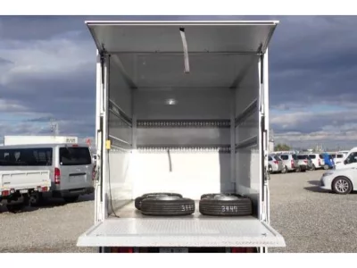 Isuzu ELF  с аукциона в Японии