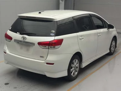 Toyota WISH  с аукциона в Японии