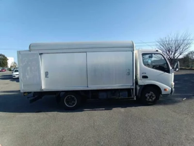 Hino DUTRO  с аукциона в Японии