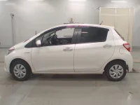 Toyota VITZ лот № 30655 оценка RA  с аукциона в Японии 3