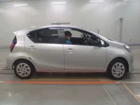 Toyota AQUA лот № 30659 оценка RA  с аукциона в Японии 2