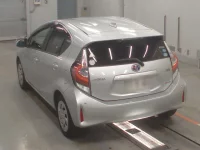 Toyota AQUA лот № 30659 оценка RA  с аукциона в Японии 5