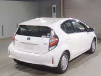 Toyota AQUA лот № 2313 оценка 4.5  с аукциона в Японии 1