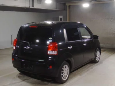 Toyota PORTE  с аукциона в Японии