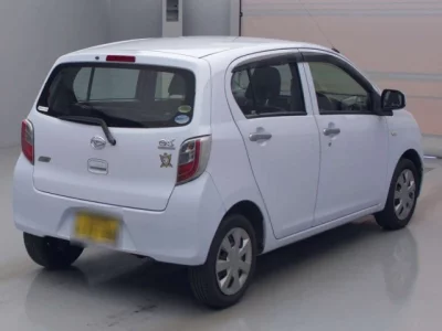 Daihatsu MIRA E S  с аукциона в Японии