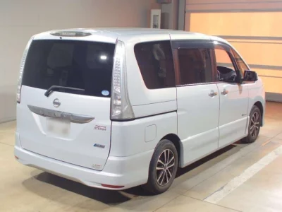 Nissan SERENA  с аукциона в Японии