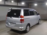 Toyota NOAH лот № 7018 оценка R  с аукциона в Японии 1