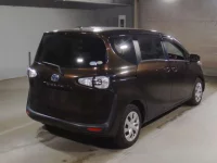 Toyota SIENTA лот № 7030 оценка R  с аукциона в Японии 1