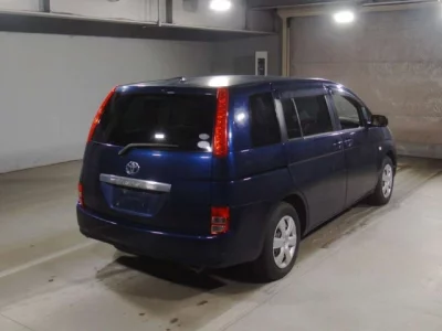 Toyota ISIS  с аукциона в Японии