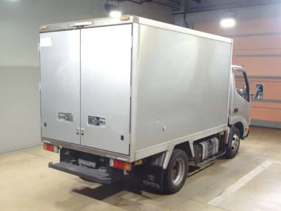 Toyota DYNA  с аукциона в Японии