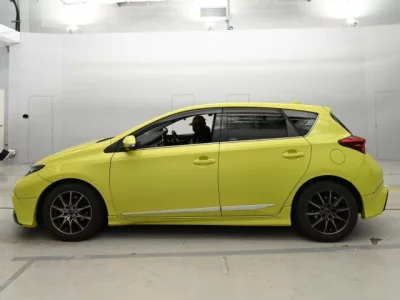 Toyota AURIS  с аукциона в Японии