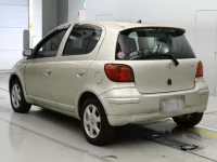 Toyota VITZ лот № 10007 оценка 3  с аукциона в Японии 5