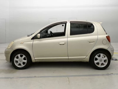 Toyota VITZ  с аукциона в Японии