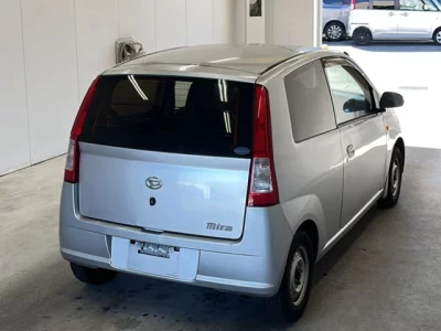Daihatsu MIRA  с аукциона в Японии